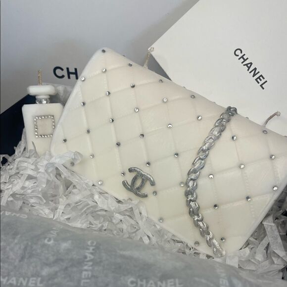 Candle   - Picture 6 of 17